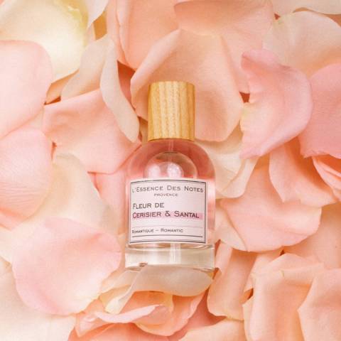 Fleur de cerisier et santal